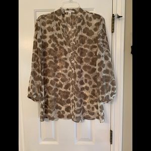 Banana Republic Button Down Tunic
Sz M
Very Good Condition